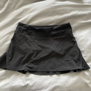 Play off the pleats lululemon skirt size 6